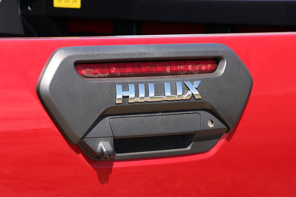 以完全「野性」征服冒險心靈，2021 Toyota Hilux 2.8 D4-D二度小改款