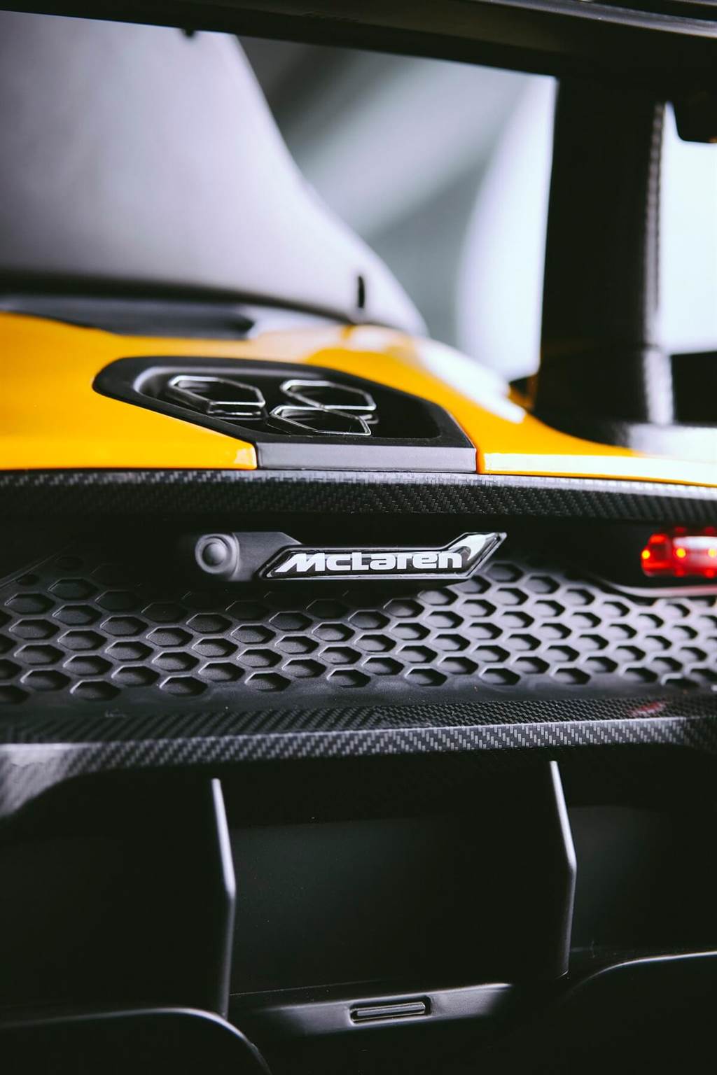 McLaren推出純電動力特仕版Senna Ride-On