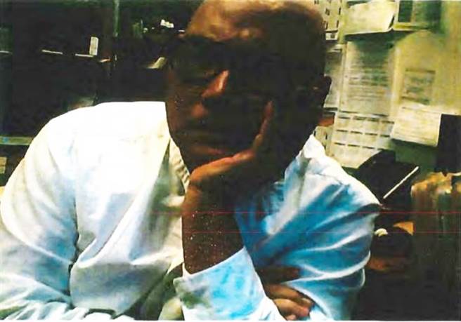 美國14日逮捕67歲前美國中央情報局（CIA）官員馬玉清（Alexander Yuk Ching Ma），他被控和一名同樣為前CIA官員的親戚共同為北京政府提供最高機密情報超過10年。圖為FBI密錄和馬玉清的會面。（圖／擷取自美國司法部訴狀文件）