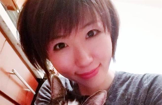 广告小妹。（图／摘自凡槿（广告小妹）脸书）