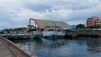 琉球漁民發動漁船封港抗議遭送辦 律師：控訴有點過分