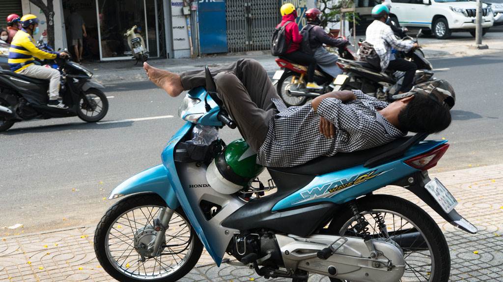 示意圖，圖為越南人在街邊午睡。（圖／達志影像）