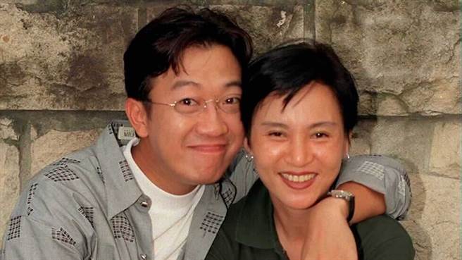 夏玲玲闪婚小10岁曹启泰「被酸姐弟恋始祖」结缡34年如胶似漆。（图／中时资料照）