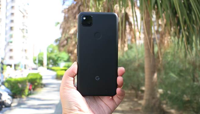 Google Pixel 4a手机（仅有黑色）。（黄慧雯摄）