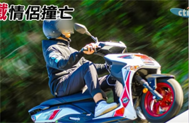 黄姓男骑士在生前相当喜欢骑车，脸书头贴更是与爱车的合照。（图／翻摄中天新闻）