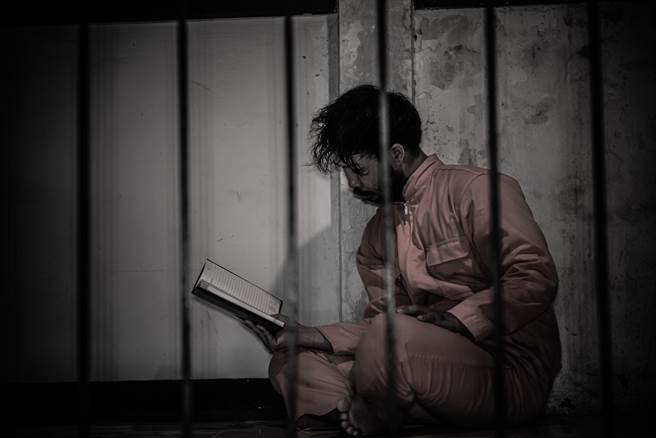 毒虫入狱每晚只做一件事 8年后竟翻转人生(示意图/达志影像)