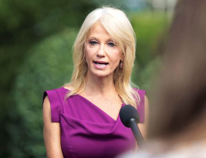 白宫顾问凯莉安．康威（Kellyanne Conway）23日突然宣布将辞去顾问一职、回归家庭。（资料照／路透社）