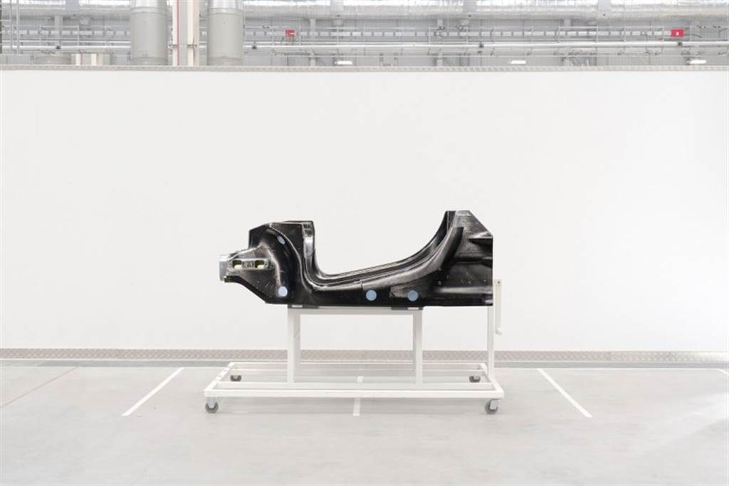McLaren發佈全新設計碳纖維車台