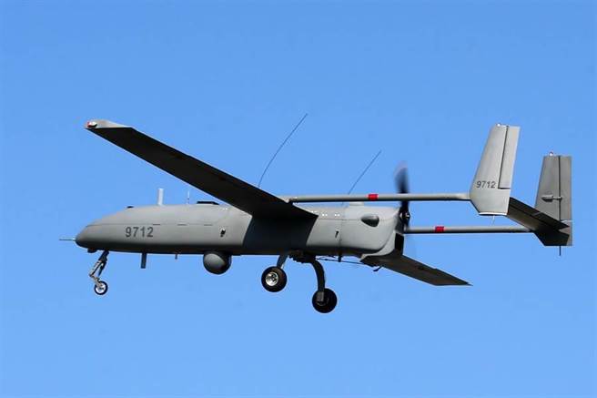 美国海岸警卫队协同台湾海巡舰艇巡航南海不是不可能，甚至于以人道救援理由临时或长期性停泊太平岛或东沙岛，传闻海军8架锐鸢无人机进驻东沙、太平岛。（图／资料照片，黄世麒摄）
