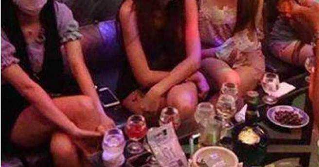 「养人肉赚钱工具」花美男拐嫩妹 跳脱衣舞、做半套「养我」(示意图/中时资料库)