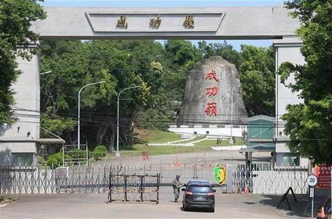 成功岭1名替代役男上厕所坠楼。役政署表示，已送医治疗检查后伤势为胸口、手肘擦挫伤，目前住院观察。（资料照片／陈淑芬台中传真）