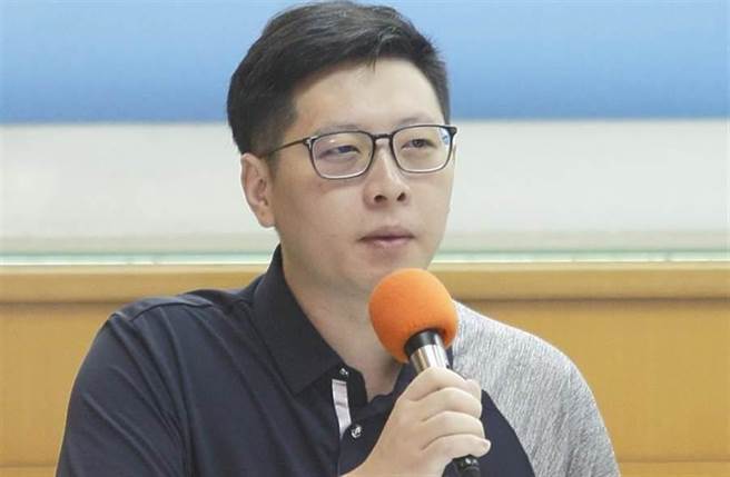 桃园市议员王浩宇不满王世坚对党内开炮，在脸书PO文狂轰。（中时资料照）