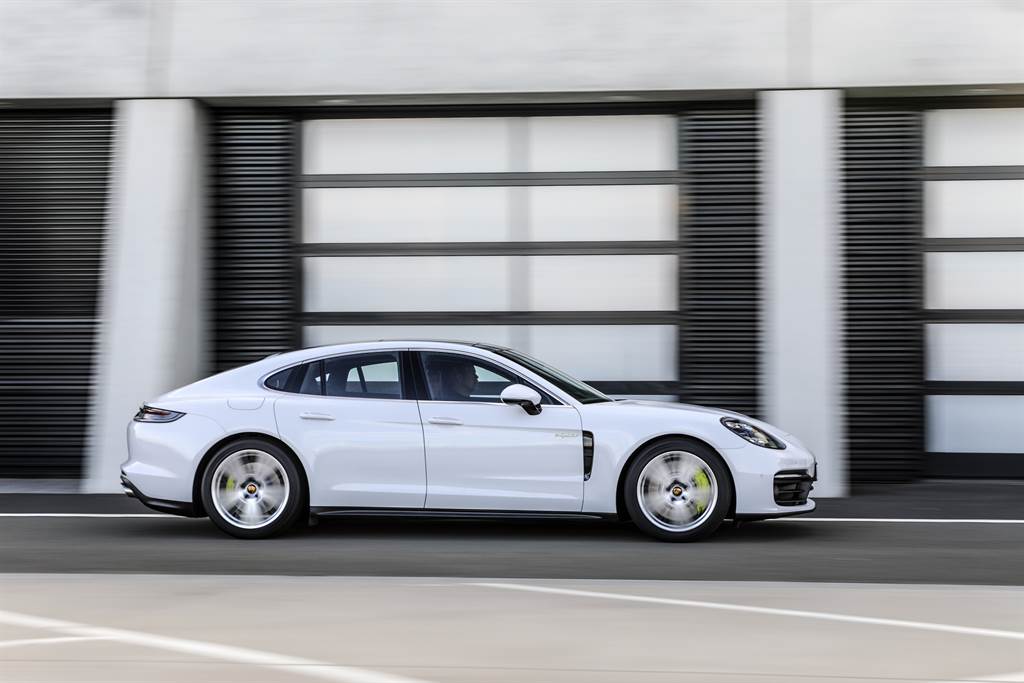 紐柏林最速主管房車正式登場！小改款Porsche Panamera預售價499萬元起