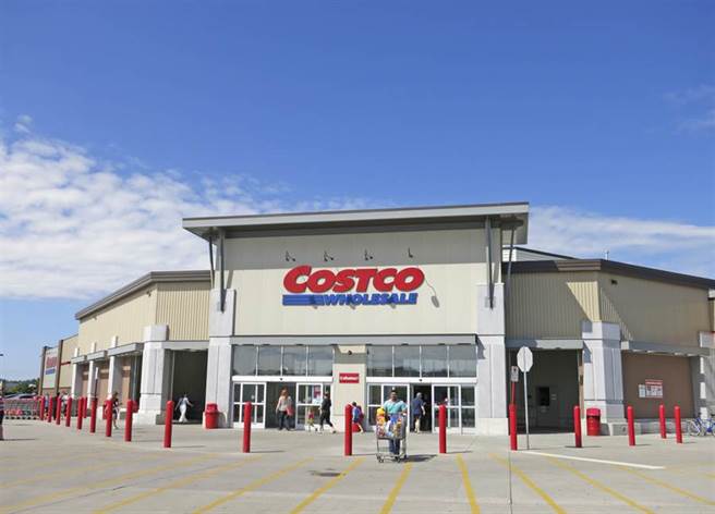 美式卖场好市多（Costco）贩售多款进口商品，不论份量或是贩售价格深受国人喜爱。 (图／shutterstock)