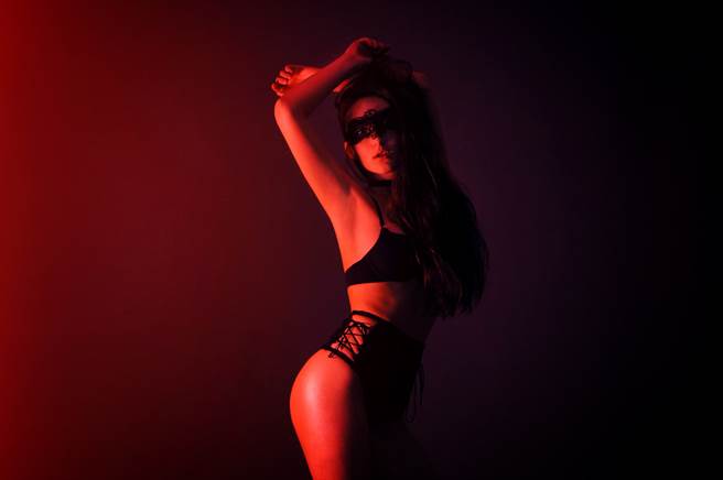 谢男以「女皇」为名，媒介泰妹卖淫，警发现后便约性交易，现场逮人。（示意图／Shutterstock）