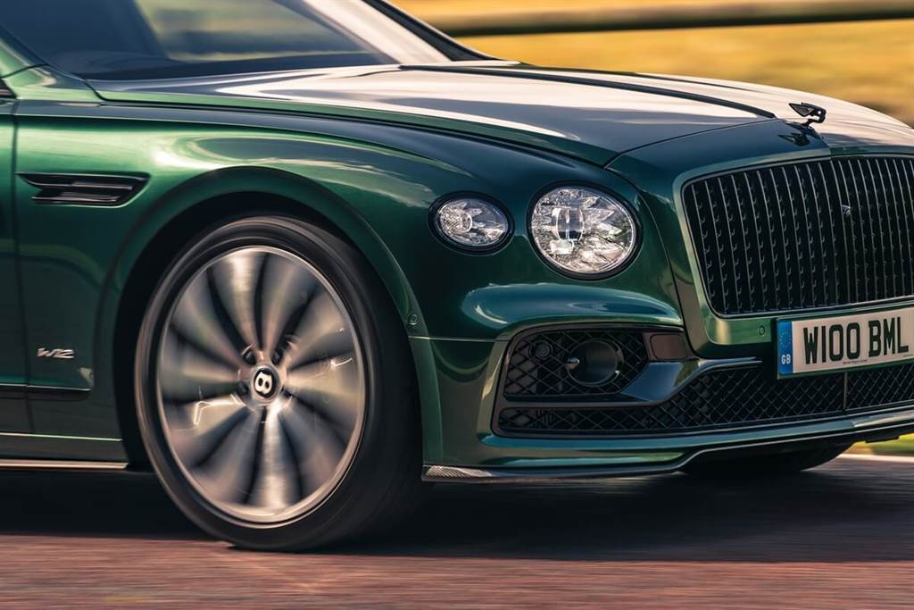 Bentley推出新Flying Spur專用的Styling Specification碳纖維空力升級套件
