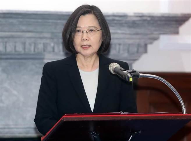 總統蔡英文聲望下滑，台灣民意基金會董事長游盈隆分析，可能與開放美豬牛進口有關。(圖／本報資料照)