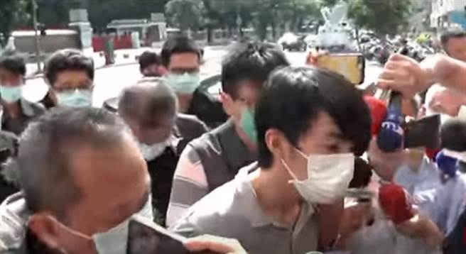 起底保全界李宗瑞 逼少女穿肚兜灌精 拍下体照自爽(图/取自中天新闻)