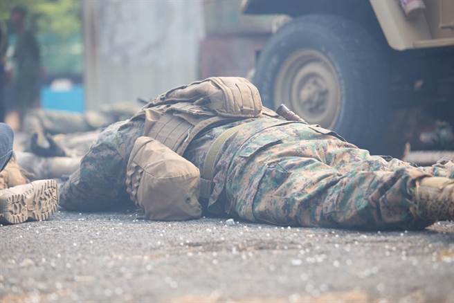 馆长中3枪「神经被煮熟」士兵大量中弹该怎办？行家解密（示意图／达志影像）