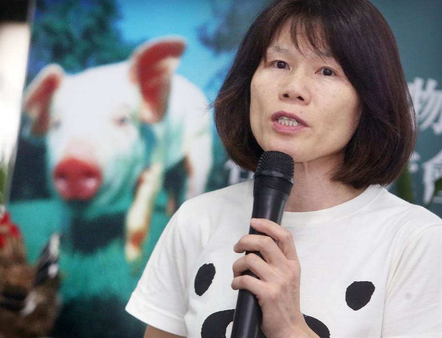 台灣動物社會研究會副執行長陳玉敏說，溫體豬肉並未如民眾想像中的新鮮衛生。（范揚光攝）