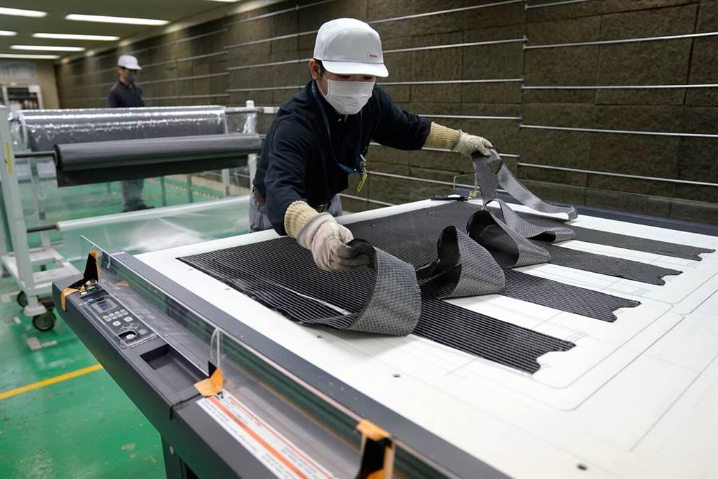 Nissan實現了碳纖維零件生產的突破 未來將更廣泛運用