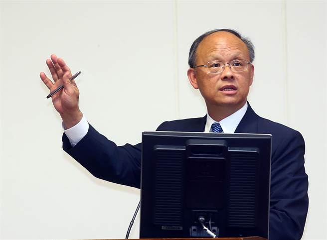 行政院經貿談判辦公室總談判代表、政務委員鄧振中。（資料照片，陳信翰攝）