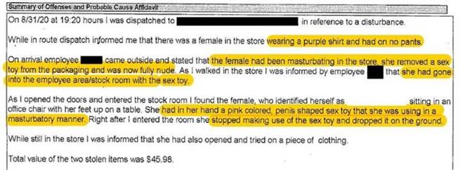 据店员说法，这名美魔女穿着1件紫色衬衫，并且不断的把玩店内的粉红色棒棒，因我们极力劝阻仍无果，只能报警处理，让她强制被警察带回侦办。(Sun News翻摄)