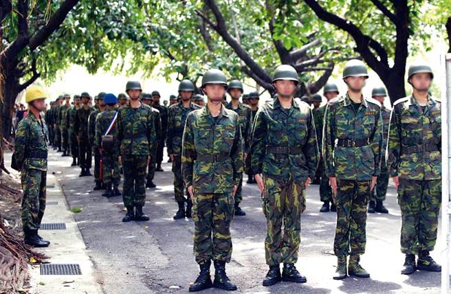 新兵入伍打給女友一開口就落淚 過來人：不哭很難（示意圖／本報資料照片、楊嘉裕攝）