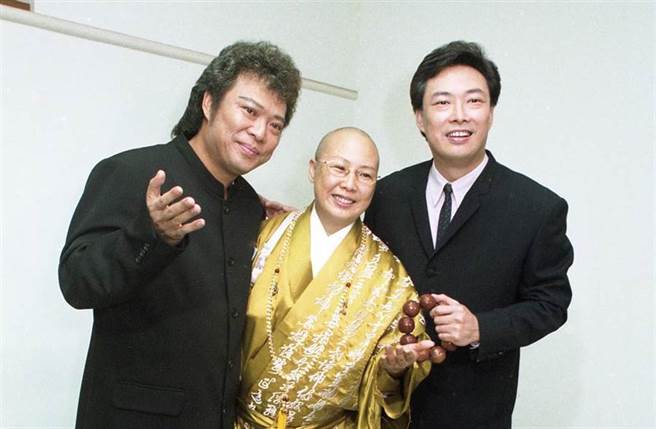 恒述法师和张菲、费玉清因钱闹翻。（图／中时资料照）