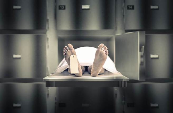 中年妇母尸藏冰箱10年，欠房租被迫搬迁才曝光。(示意图/达志影像/shutterstock提供)