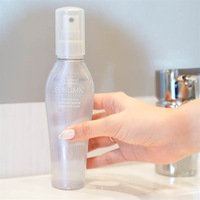 「活耀未来丰耀晶雾」是保养型澎澎水，即刻赋予髮根弹力与丰盈感，长期使用能强韧髮肌。（图／品牌提供）