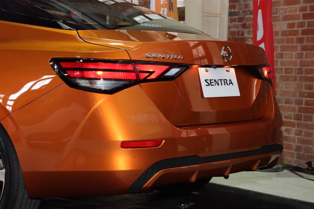 經銷商預售價 74.9 萬起、三種規格設定，全新 Nissan Sentra 1.6 華山 VIP 預賞會實拍