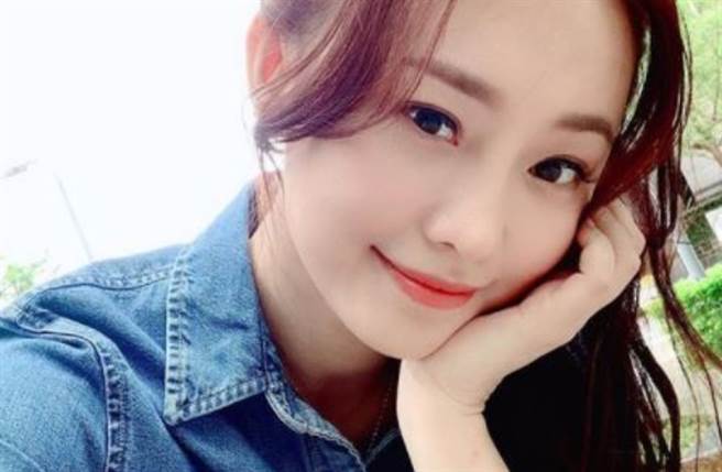 女星璟宣拥有亮丽外貌，更以32E傲人曲线引热议。（图／IG@elissa_xuan）