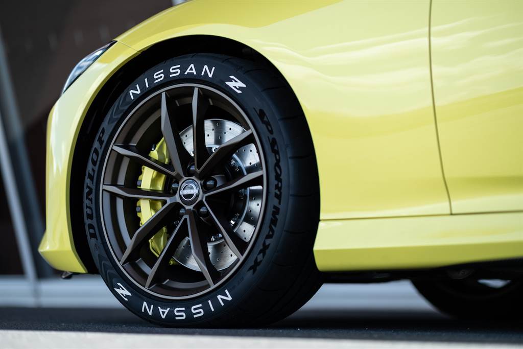 維繫「技術的日產」招牌的性能跑車再進化，第七代 Nissan Fairlady Z Prototype 首度亮相