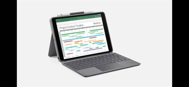全新第8代iPad支援使用Apple Pencil与聪颖键盘。（翻摄直播画面）