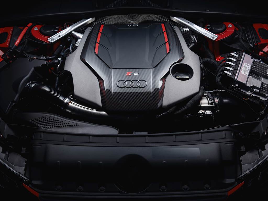RS 4 Avant搭載2.9升V6雙渦輪引擎，可爆發450hp/600Nm最大動力。