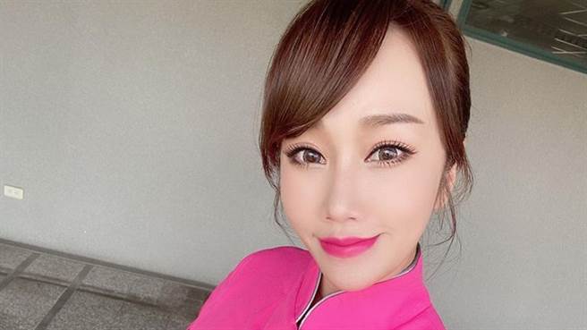 林佩瑶有「最美空姐」的头衔。（图／FB@林佩瑶）