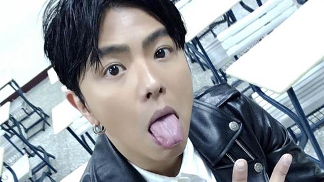 小鬼骤逝北投家中，享年36岁。（图／FB@小鬼黄鸿升）