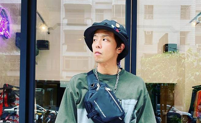 发文哀悼小鬼「哭到快休克」下秒包厢嗨唱划拳 他怒呛：很假掰(图翻摄自小鬼IG)