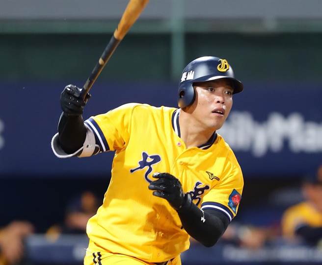 中信兄弟陈子豪是史上首位薪资仲裁胜诉的球员。（资料照／季志翔摄）