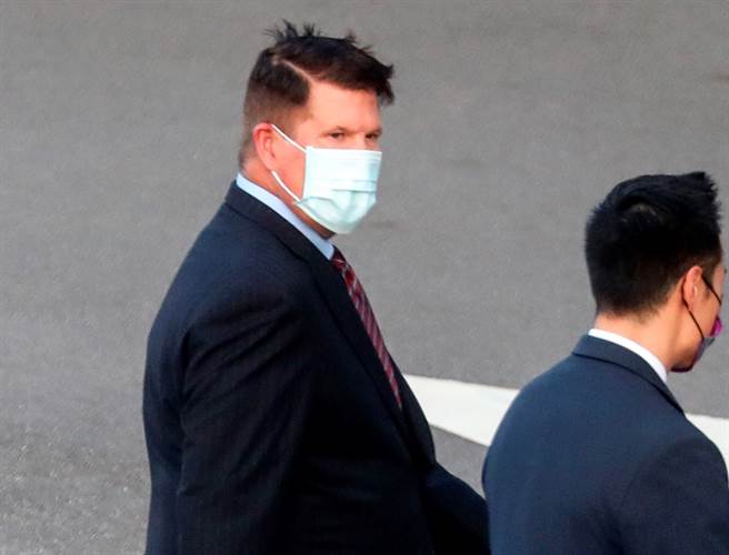 美国国务院次卿柯拉克（Keith Krach）搭乘「湾流5型」商务包机，17日下午飞抵台北松山机场，展开访问行程。（美联社）