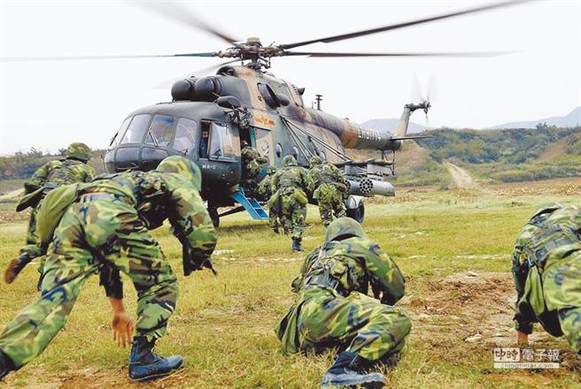 解放军演习。（图/中新社）