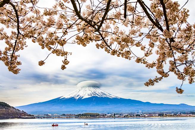 富士山惊见「漩涡幽浮云」网歪楼：外星人又调皮了（示意图／达志影像）