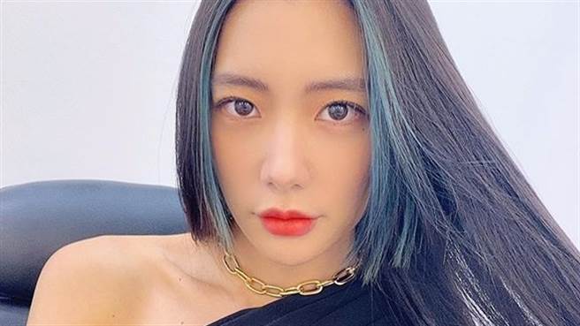 「亚洲第一美」克拉拉仅穿内衣 炸出半球马甲线（图／IG@actressclara）