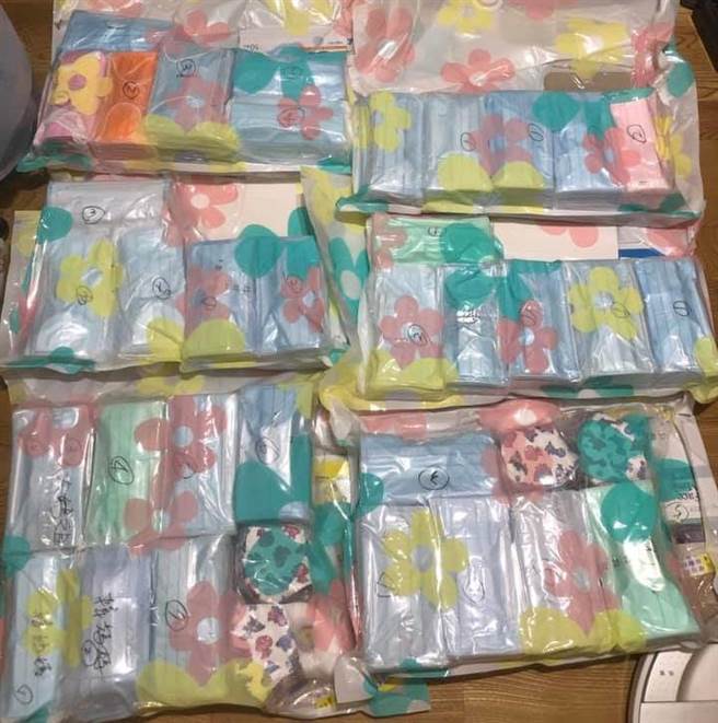 一名男子寄了9公斤约40盒的口罩给远在美国的亲友救急。(图/原PO授权提供)