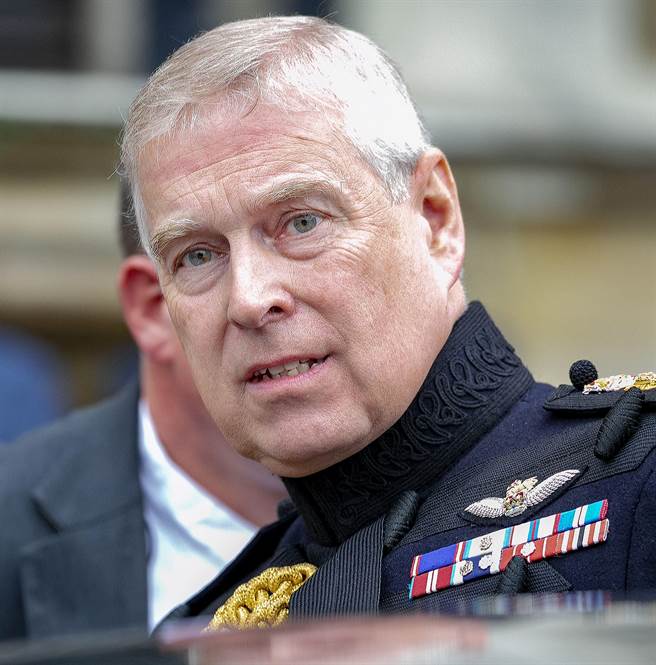 新书透露，英国女王伊丽莎白二世的小儿子安德鲁王子（Prince Andrew）性爱成瘾，而且性生活相当大胆，到哪都能爱，床上功夫了得，令女伴难忘。（资料照／TPG、达志影像）