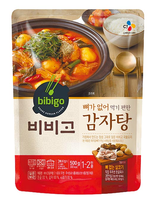 遠百韓國展CJ bibigo豬肉馬鈴薯湯，原價380元，特價320元，2包特價600元。（遠百提供）