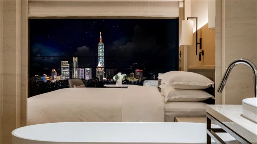台北萬豪酒店 10 月限定超狂方案，入住同享特斯拉 Model X「無限里程自駕」 體驗