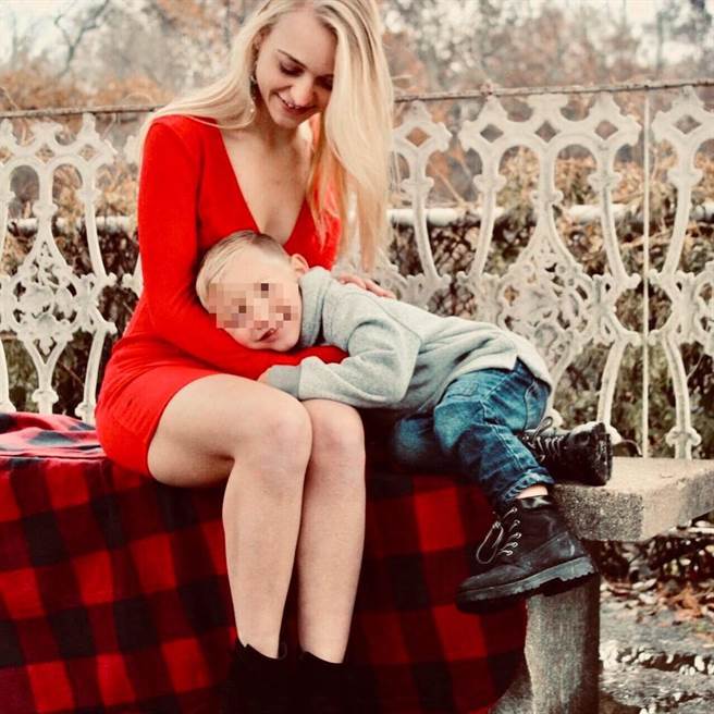 24岁女助教艾丽莎(图片取自/Allyssa Gustafson FB)