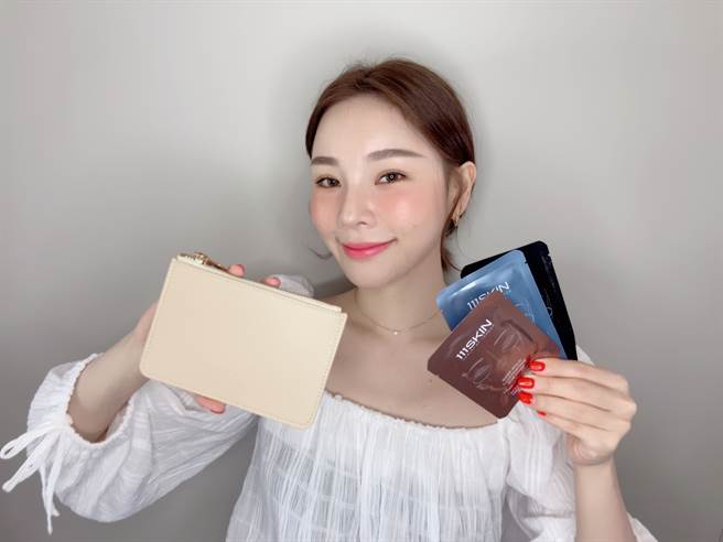 不到NT1000就可以入手111SKIN眼膜组合，下杀69折超划算！（图／邱映慈摄影）

